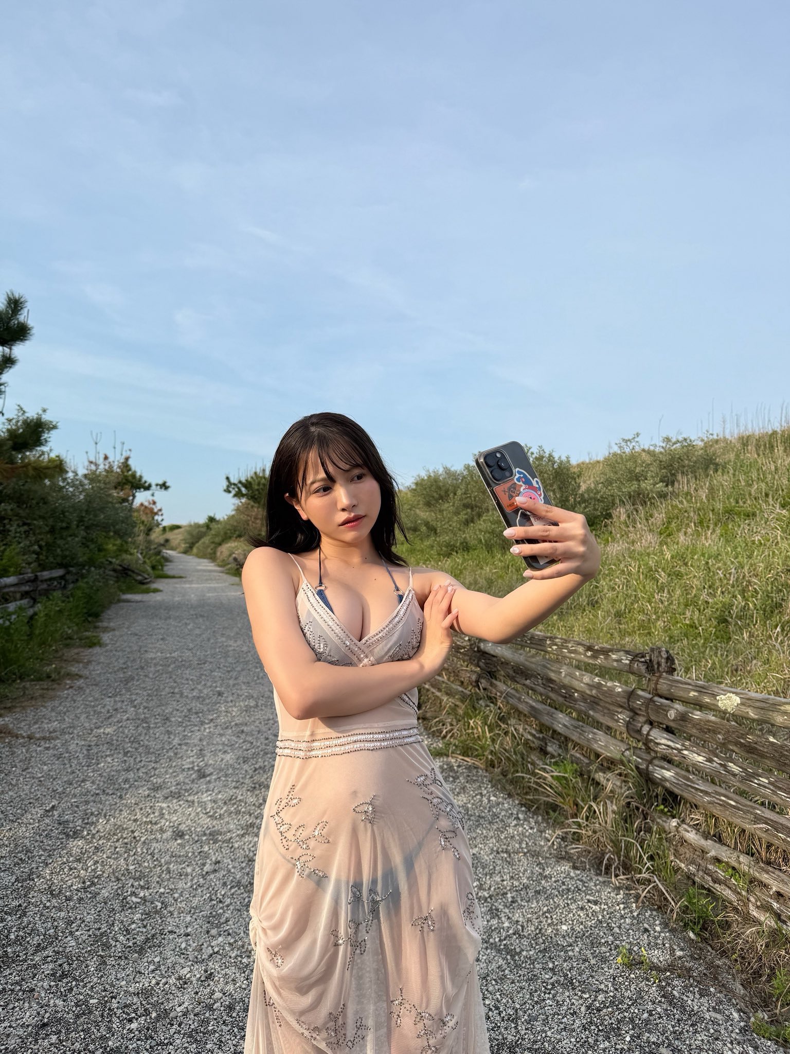 鈴木聖, Sanctus, 写真集, レビュー, 胸ポチ, 乳首ポッチ, 限界表現, Gカップ, グラビア, バストトップ, 布越し, 北海道ロケ, ランジェリー, ヌード, Amazon, デジタル版, 豪華版, 2025年, 小学館, グラビア界の至宝