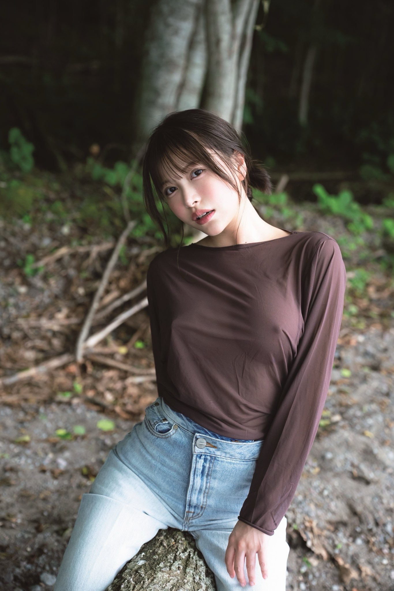 グラビア界の至宝・鈴木聖が6年封印した「聖域」を開放｜写真集『Sanctus』での布越し乳首ポッチ