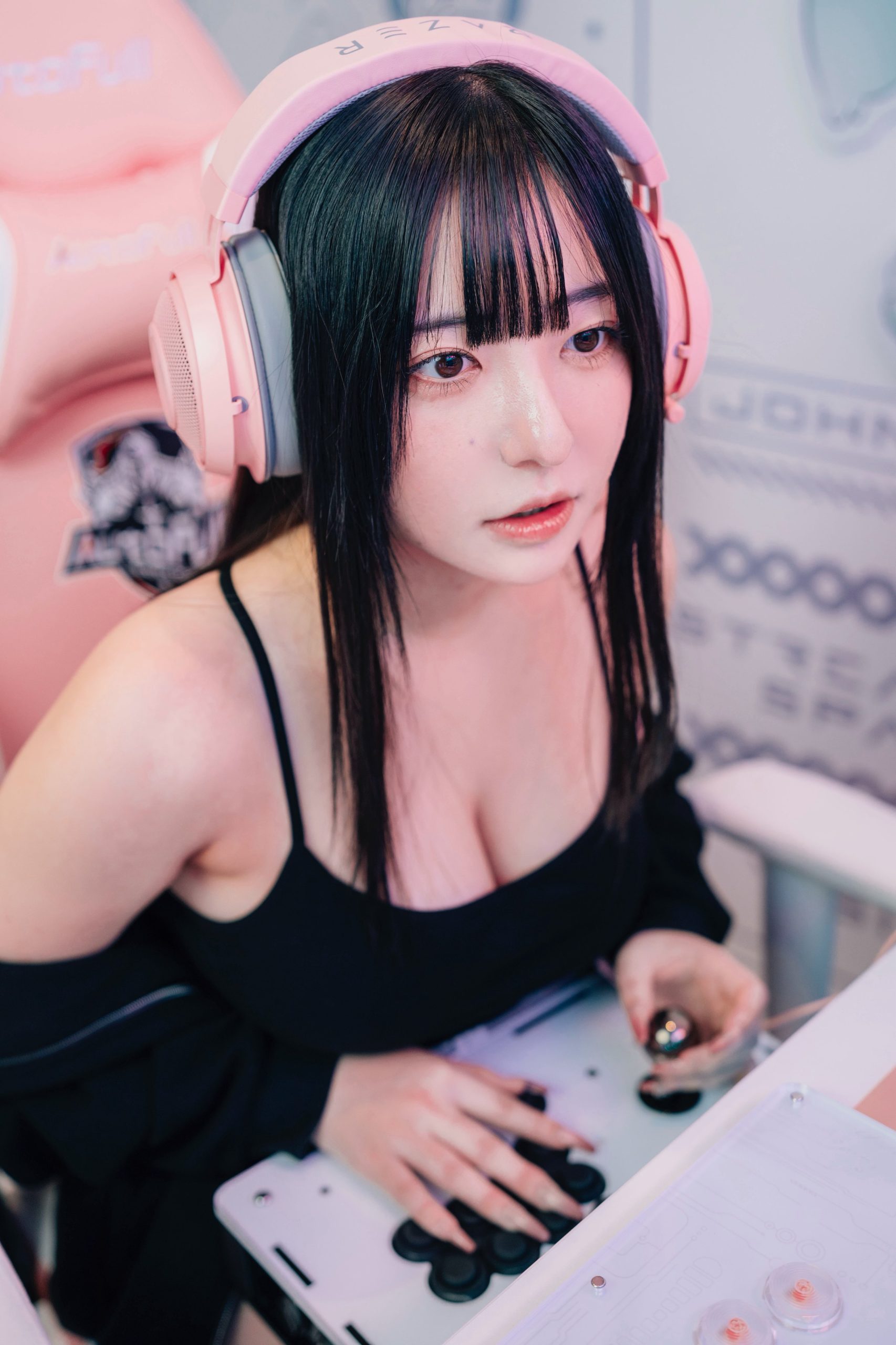 「麻倉瑞季に埋もれちゃうっっ！」と新春青少年大歓喜！ 期間限定セールで新作が実質191円