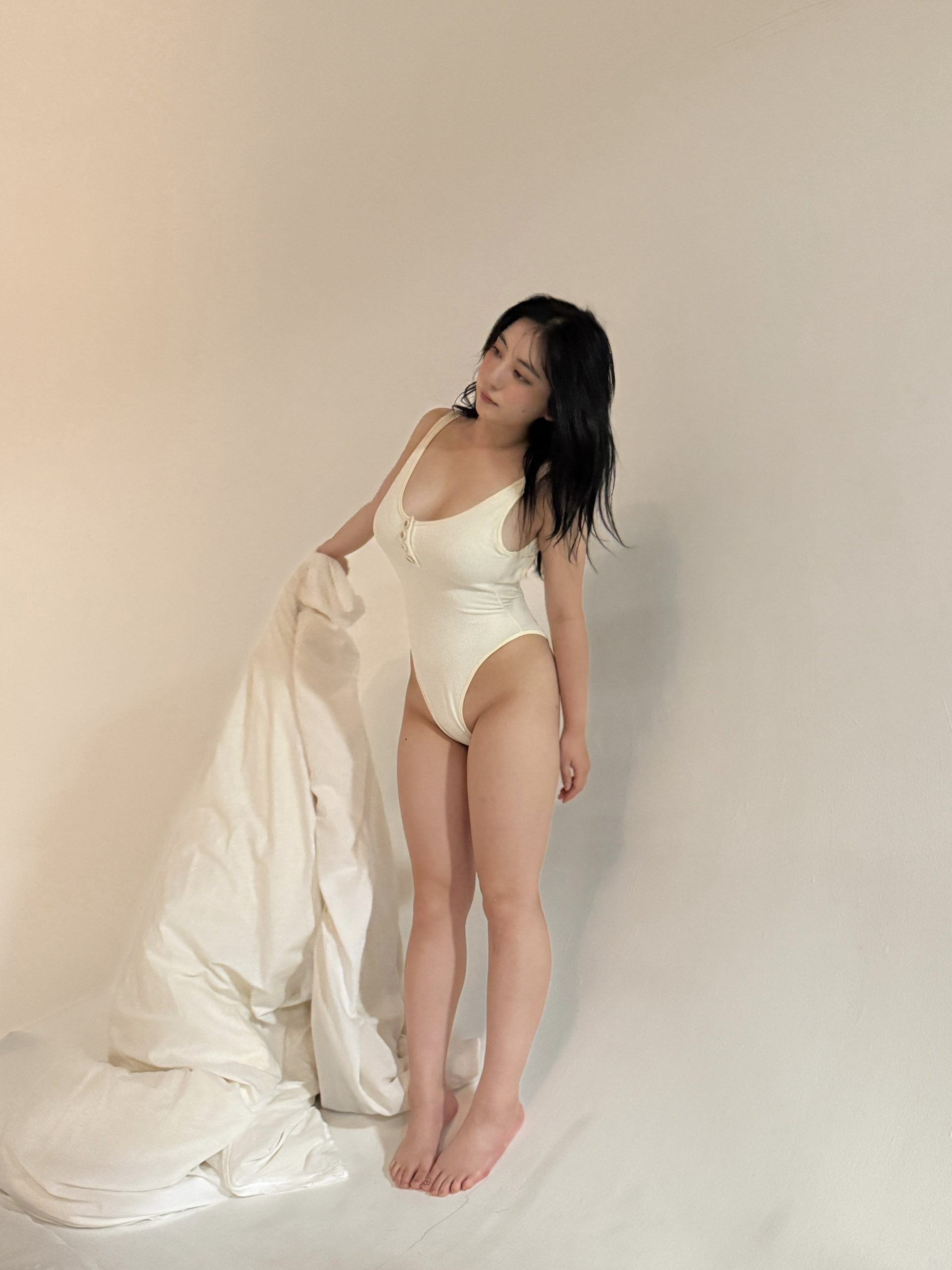 麻倉瑞季, 肌水, デジタル写真集, グラビア, Iカップ, DMMブックス, 写真集レビュー, グラビアアイドル, 骨格ストレート